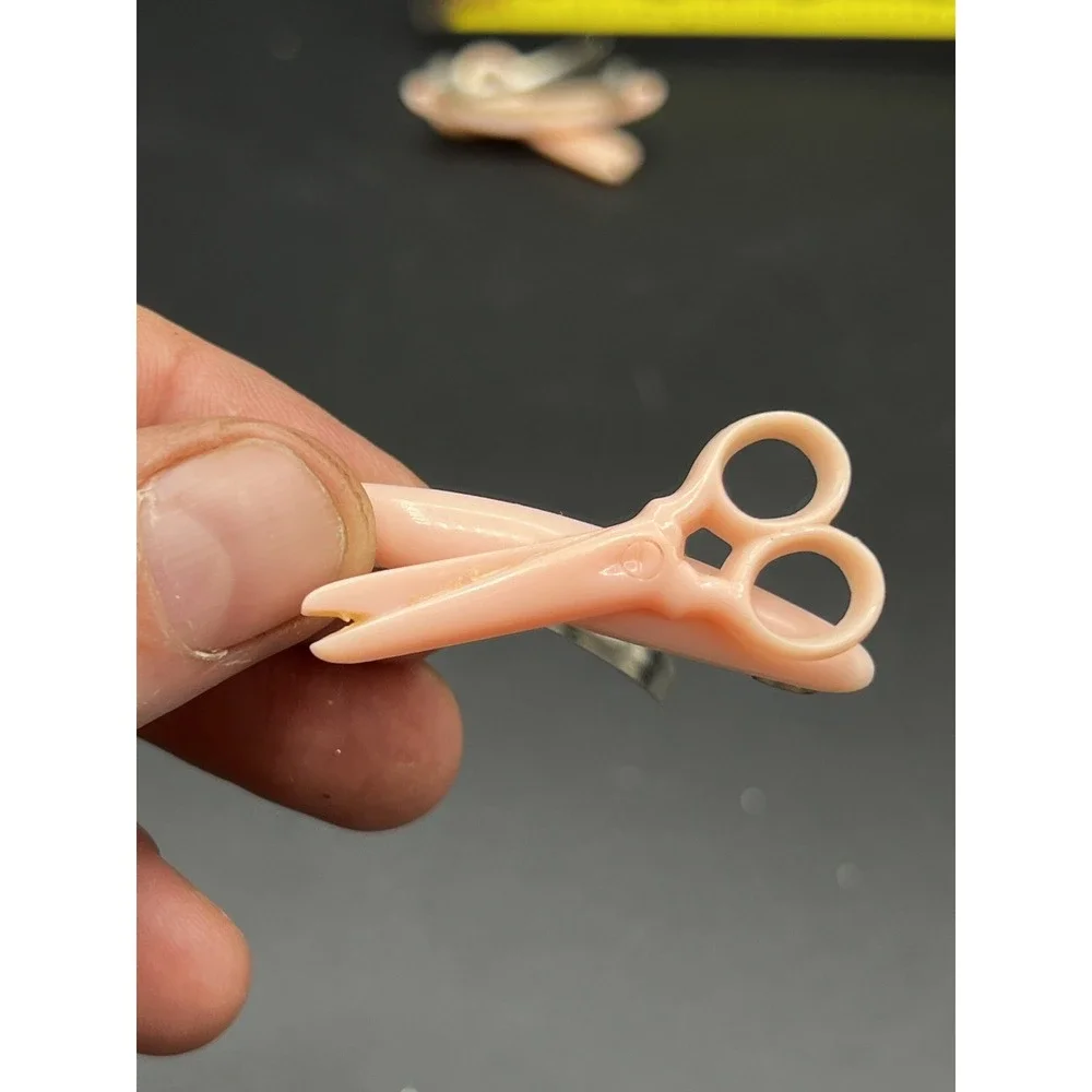 Vintage Peach Scissors‎ Hair Barrette Pair Plastic & Metal Small Set Of 2